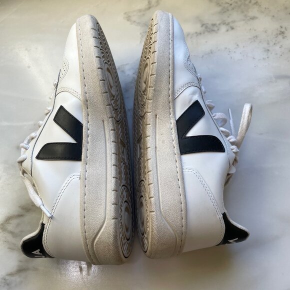 Veja Women V-10 Sneakers in white and black leather, Size 10 - Picture 2 of 10